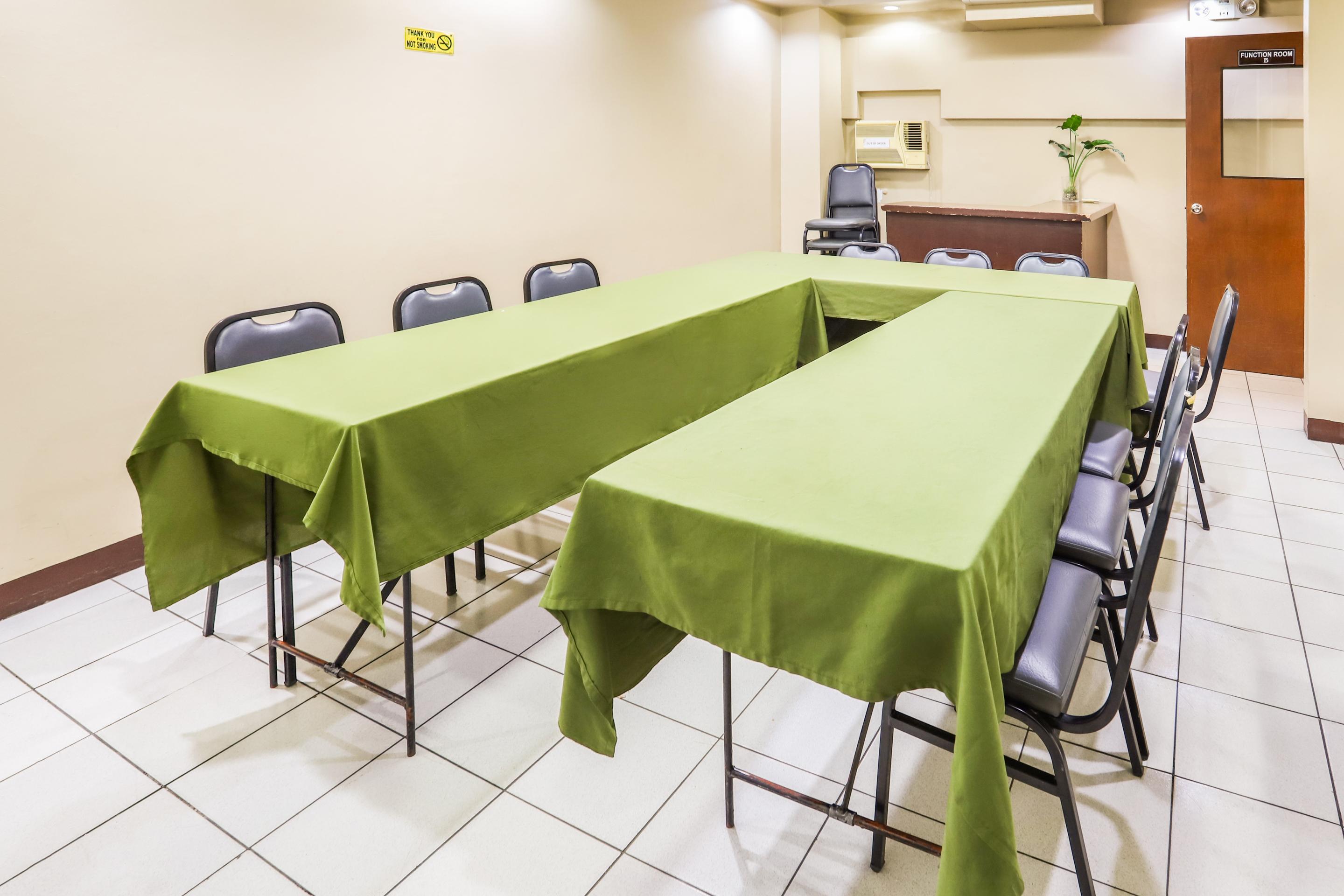 Oyo 210 Apple Tree Suites Cebu Εξωτερικό φωτογραφία