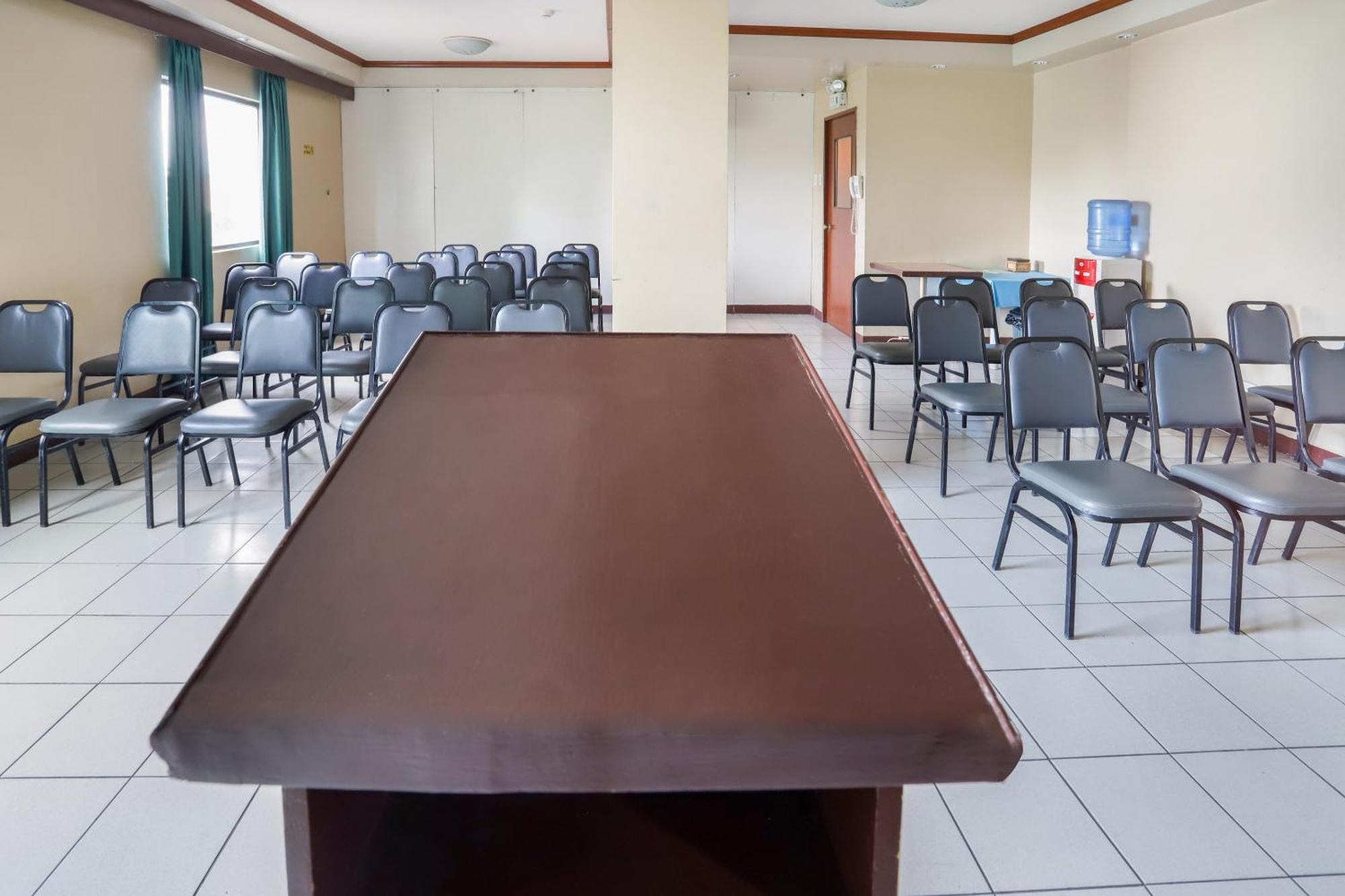 Oyo 210 Apple Tree Suites Cebu Εξωτερικό φωτογραφία
